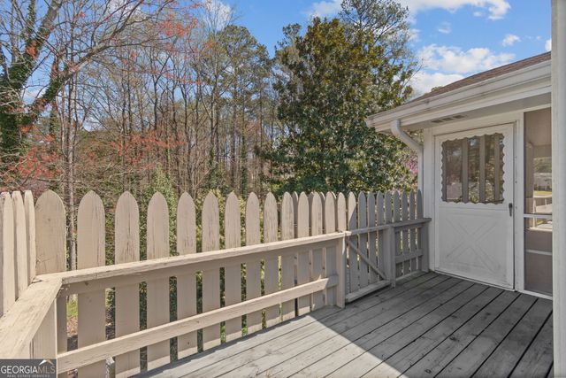 1055 Hunterhill Drive, Roswell, GA 30075