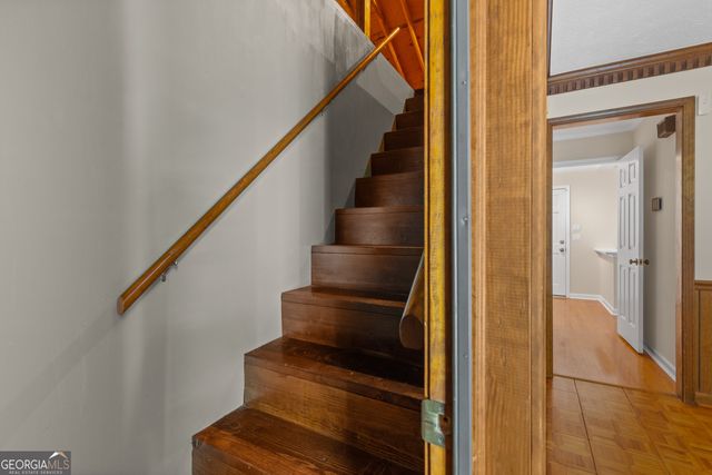 1055 Hunterhill Drive, Roswell, GA 30075