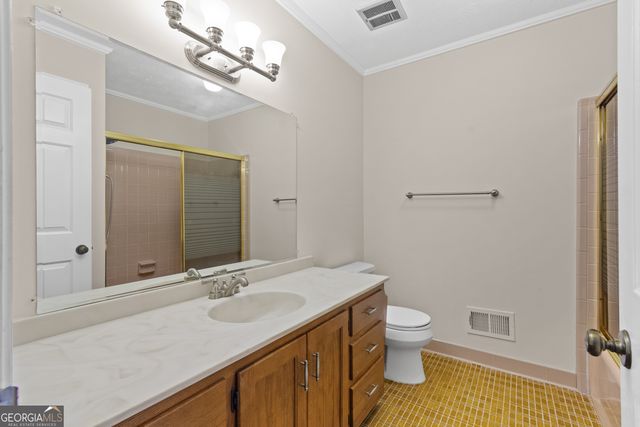 1055 Hunterhill Drive, Roswell, GA 30075