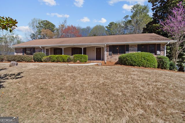 1055 Hunterhill Drive, Roswell, GA 30075