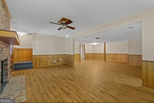 1055 Hunterhill Drive, Roswell, GA 30075