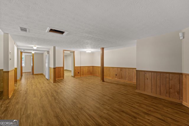 1055 Hunterhill Drive, Roswell, GA 30075