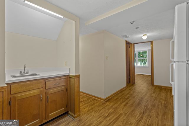 1055 Hunterhill Drive, Roswell, GA 30075