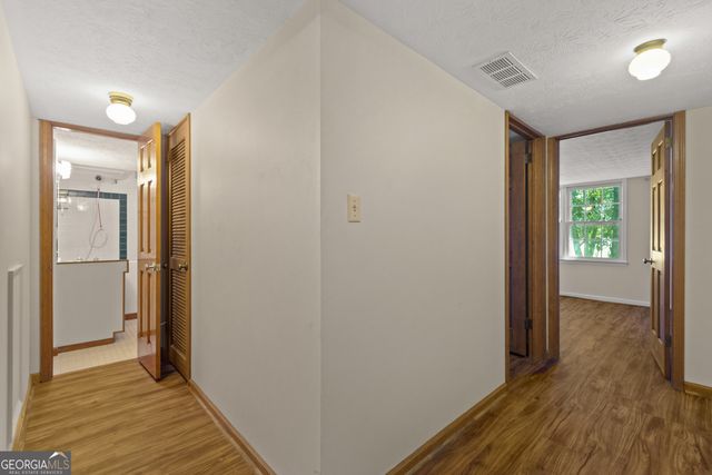 1055 Hunterhill Drive, Roswell, GA 30075