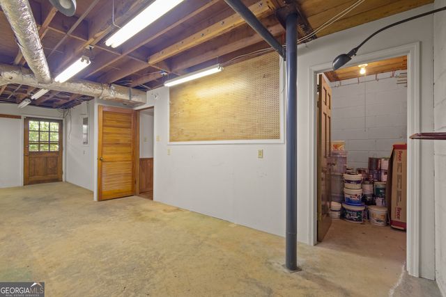 1055 Hunterhill Drive, Roswell, GA 30075