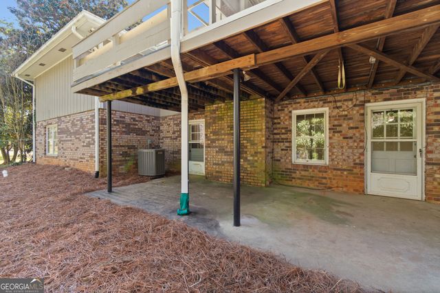 1055 Hunterhill Drive, Roswell, GA 30075