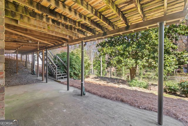 1055 Hunterhill Drive, Roswell, GA 30075