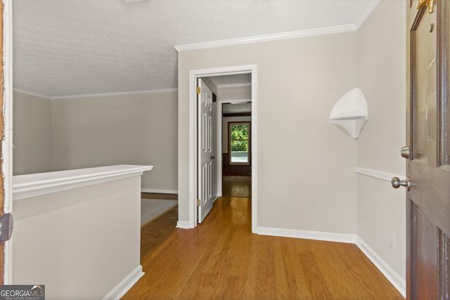 1055 Hunterhill Drive, Roswell, GA 30075