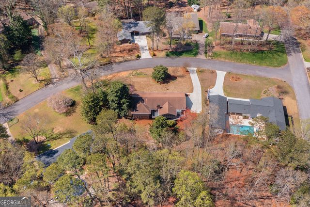 1055 Hunterhill Drive, Roswell, GA 30075