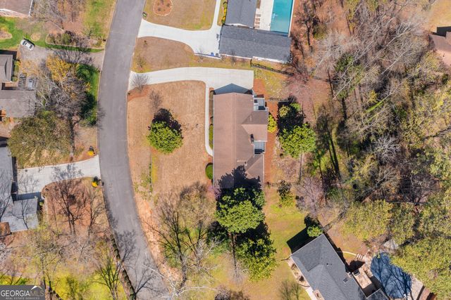 1055 Hunterhill Drive, Roswell, GA 30075