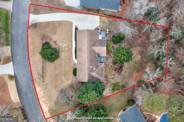 1055 Hunterhill Drive, Roswell, GA 30075