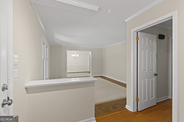 1055 Hunterhill Drive, Roswell, GA 30075