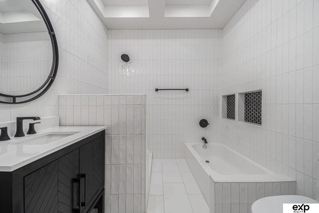 8525 Lafayette Avenue, Omaha, NE 68114