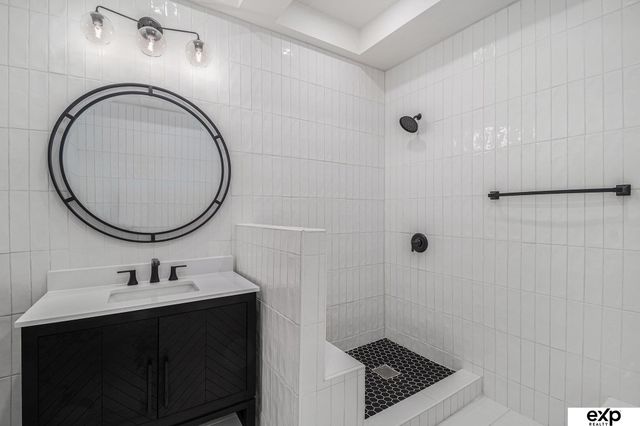 8525 Lafayette Avenue, Omaha, NE 68114