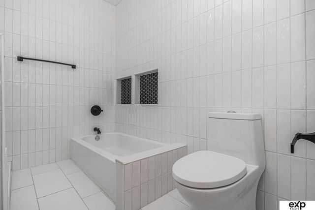 8525 Lafayette Avenue, Omaha, NE 68114