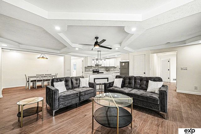 8525 Lafayette Avenue, Omaha, NE 68114