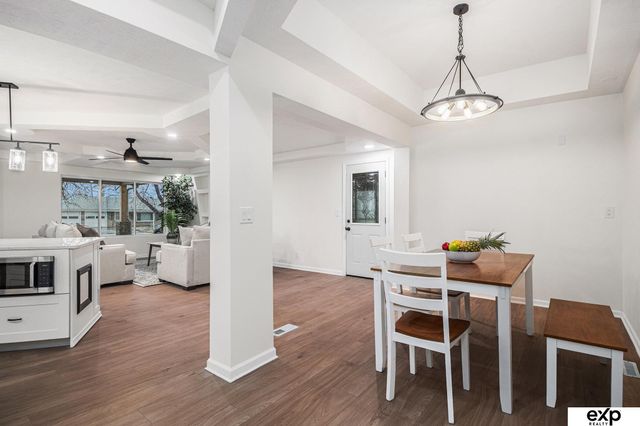 8525 Lafayette Avenue, Omaha, NE 68114