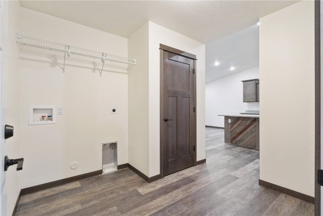 140 Towne Centre Dr, Urbana, IA 52345