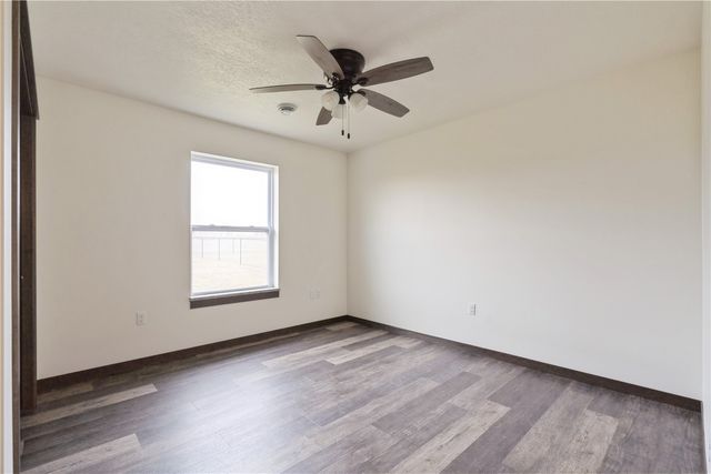 140 Towne Centre Dr, Urbana, IA 52345