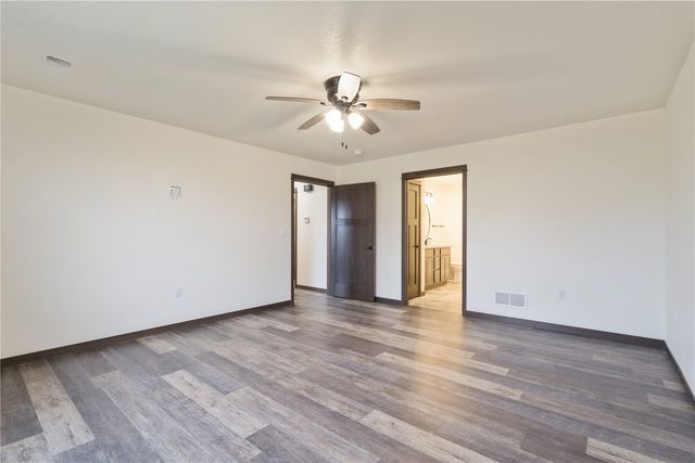 140 Towne Centre Dr, Urbana, IA 52345