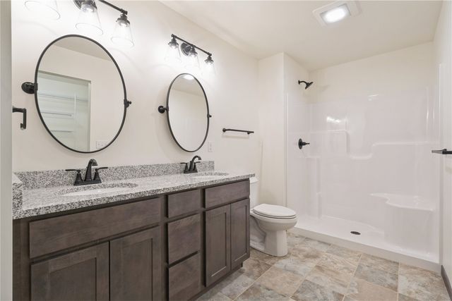 140 Towne Centre Dr, Urbana, IA 52345