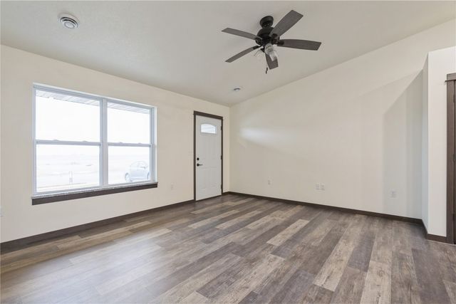 140 Towne Centre Dr, Urbana, IA 52345