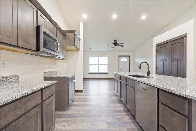 140 Towne Centre Dr, Urbana, IA 52345