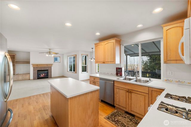 2326 S 280th Place, Federal Way, WA 98003