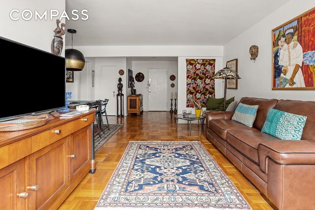 3346 92nd St Apt 1V, New York City, NY 11372