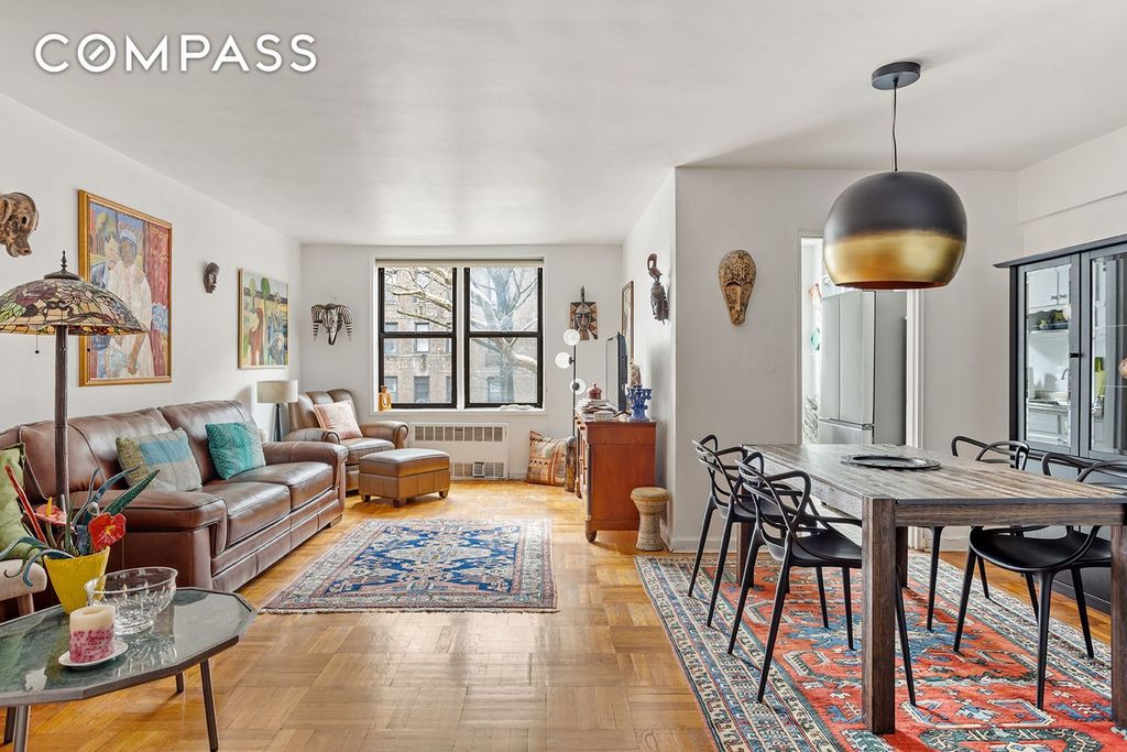 3346 92nd St Apt 1V, New York City, NY 11372