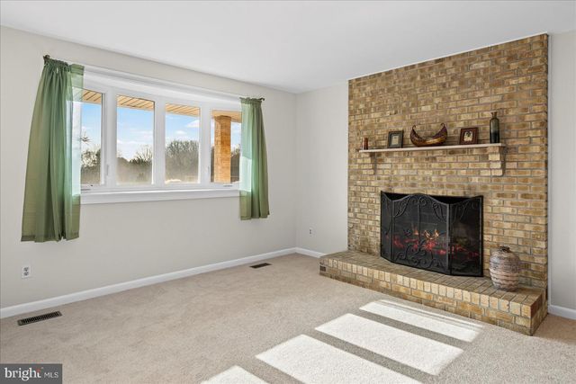 4006 SILVAGE RD, Baltimore, MD 21236