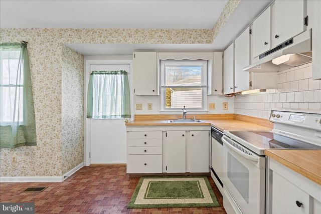 4006 SILVAGE RD, Baltimore, MD 21236