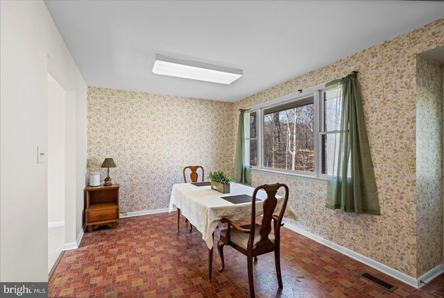 4006 SILVAGE RD, Baltimore, MD 21236