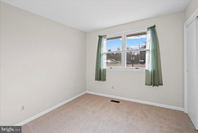 4006 SILVAGE RD, Baltimore, MD 21236