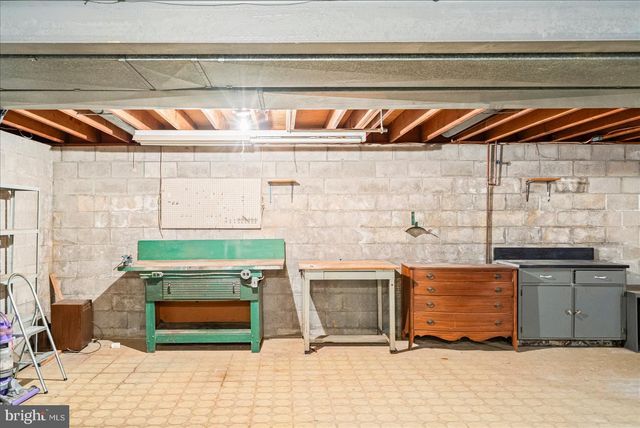 4006 SILVAGE RD, Baltimore, MD 21236