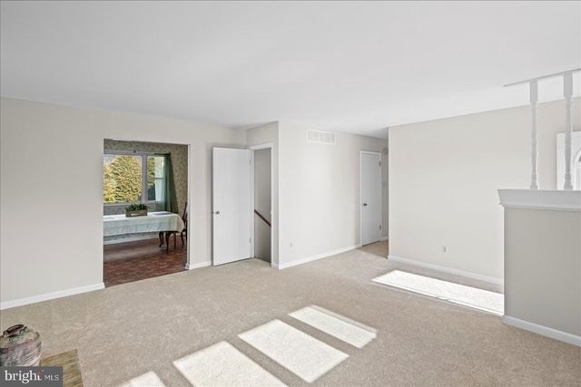 4006 SILVAGE RD, Baltimore, MD 21236