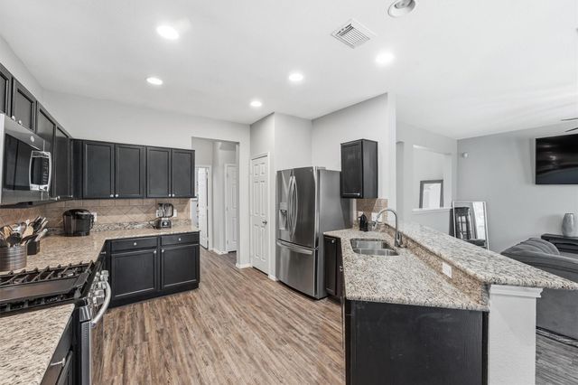 2903 Edgewick Elm Street, Fresno, TX 77545