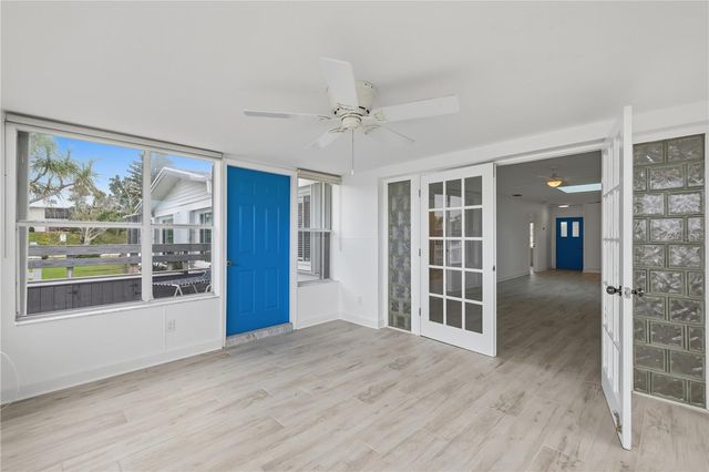 462 63RD STREET, Holmes Beach, FL 34217