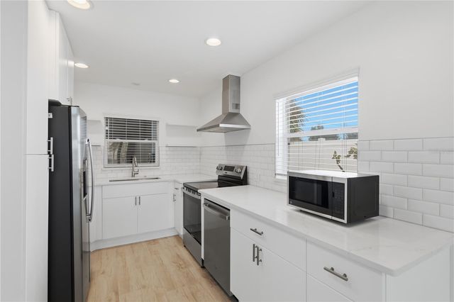 462 63RD STREET, Holmes Beach, FL 34217