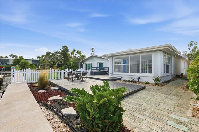 462 63RD STREET, Holmes Beach, FL 34217