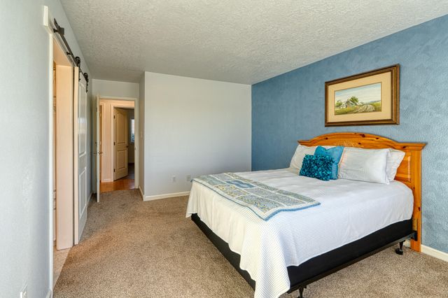 6394 Crow Road NE, Rio Rancho, NM 87144