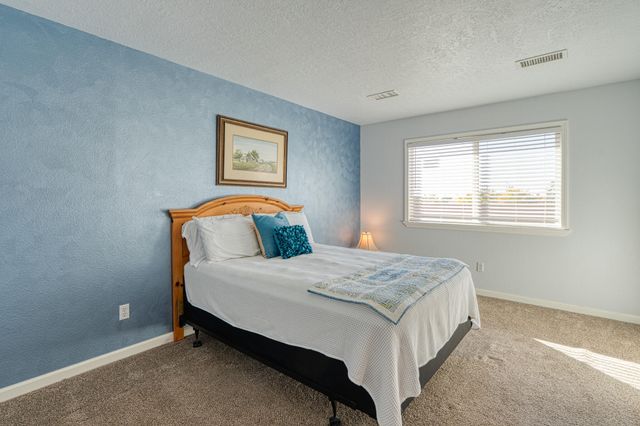 6394 Crow Road NE, Rio Rancho, NM 87144