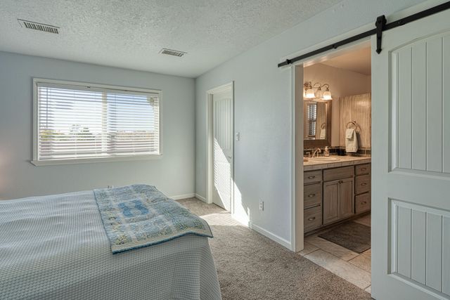 6394 Crow Road NE, Rio Rancho, NM 87144