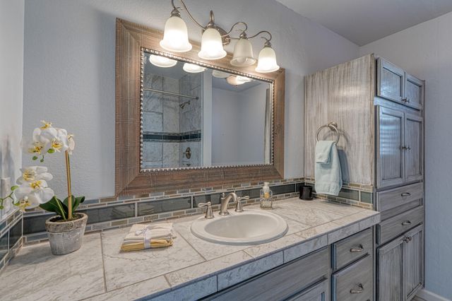 6394 Crow Road NE, Rio Rancho, NM 87144