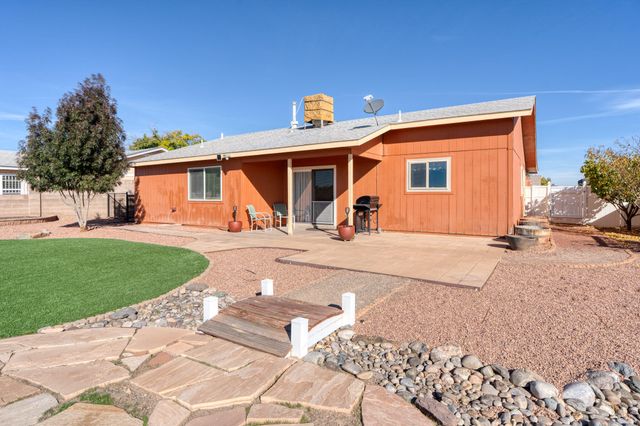 6394 Crow Road NE, Rio Rancho, NM 87144