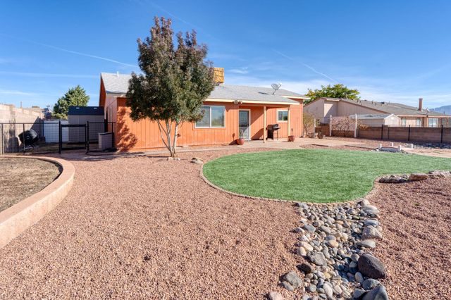 6394 Crow Road NE, Rio Rancho, NM 87144