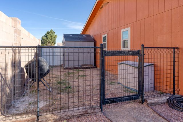 6394 Crow Road NE, Rio Rancho, NM 87144