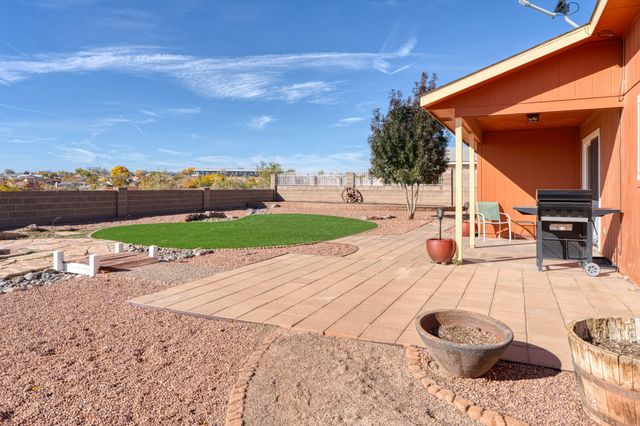 6394 Crow Road NE, Rio Rancho, NM 87144