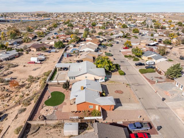 6394 Crow Road NE, Rio Rancho, NM 87144