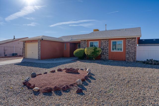6394 Crow Road NE, Rio Rancho, NM 87144